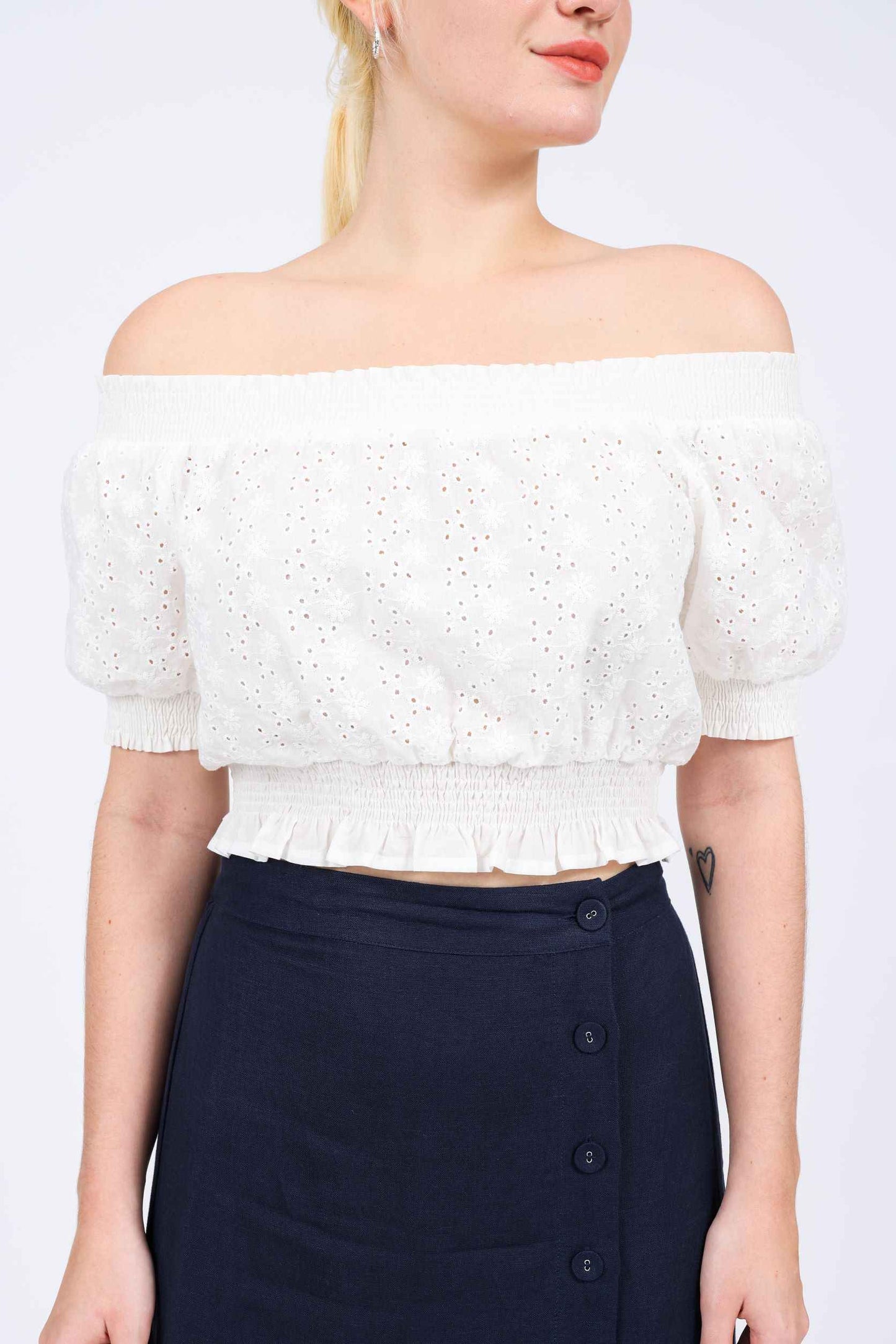 Camille Linen-blend Puffed Sleeves Crop in Embroidered Lace